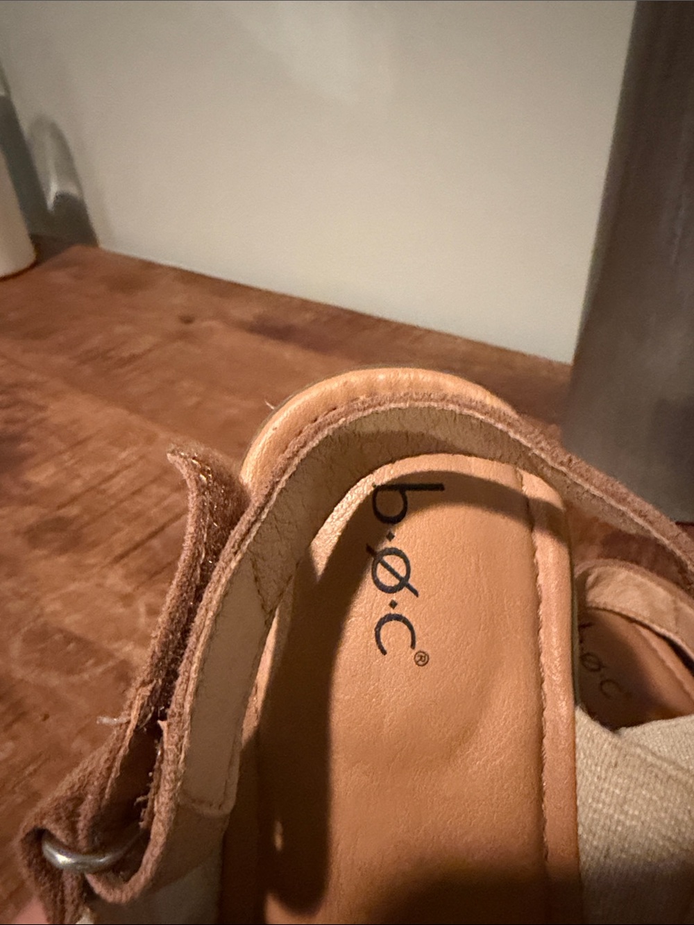 b.o.c Women’s Tan Suede Crisscross Sandals with Elastic Strap - Picture 4 of 8